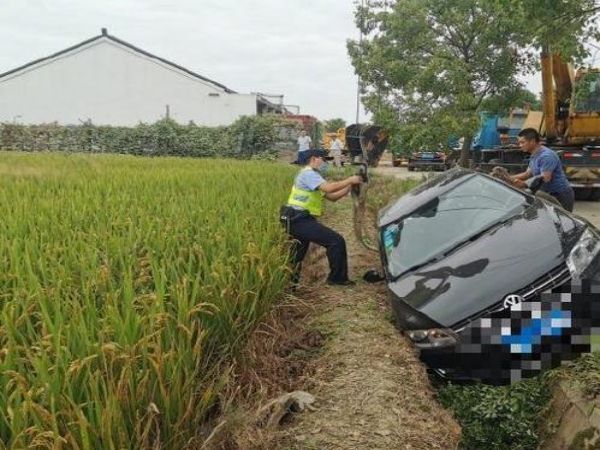 大连市吊车出租_找吊车出租需要吊装机器，哪一家做吊车