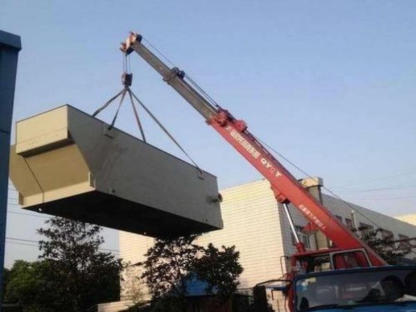 大连市吊车租赁电话_吊车出租高空吊装现场作业需要注意什